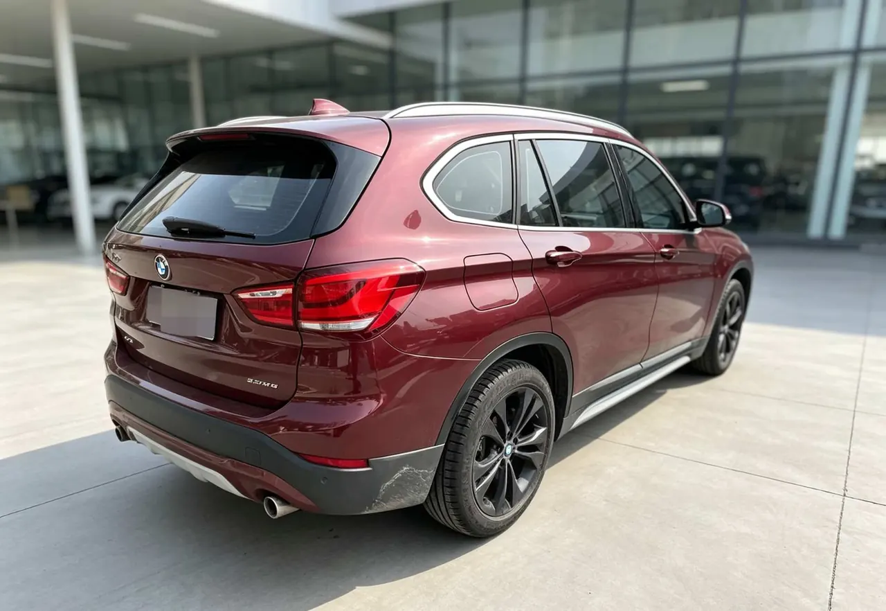 BMW 2020 X1 sDrive20Li 1.5T fashion automatic gear 3