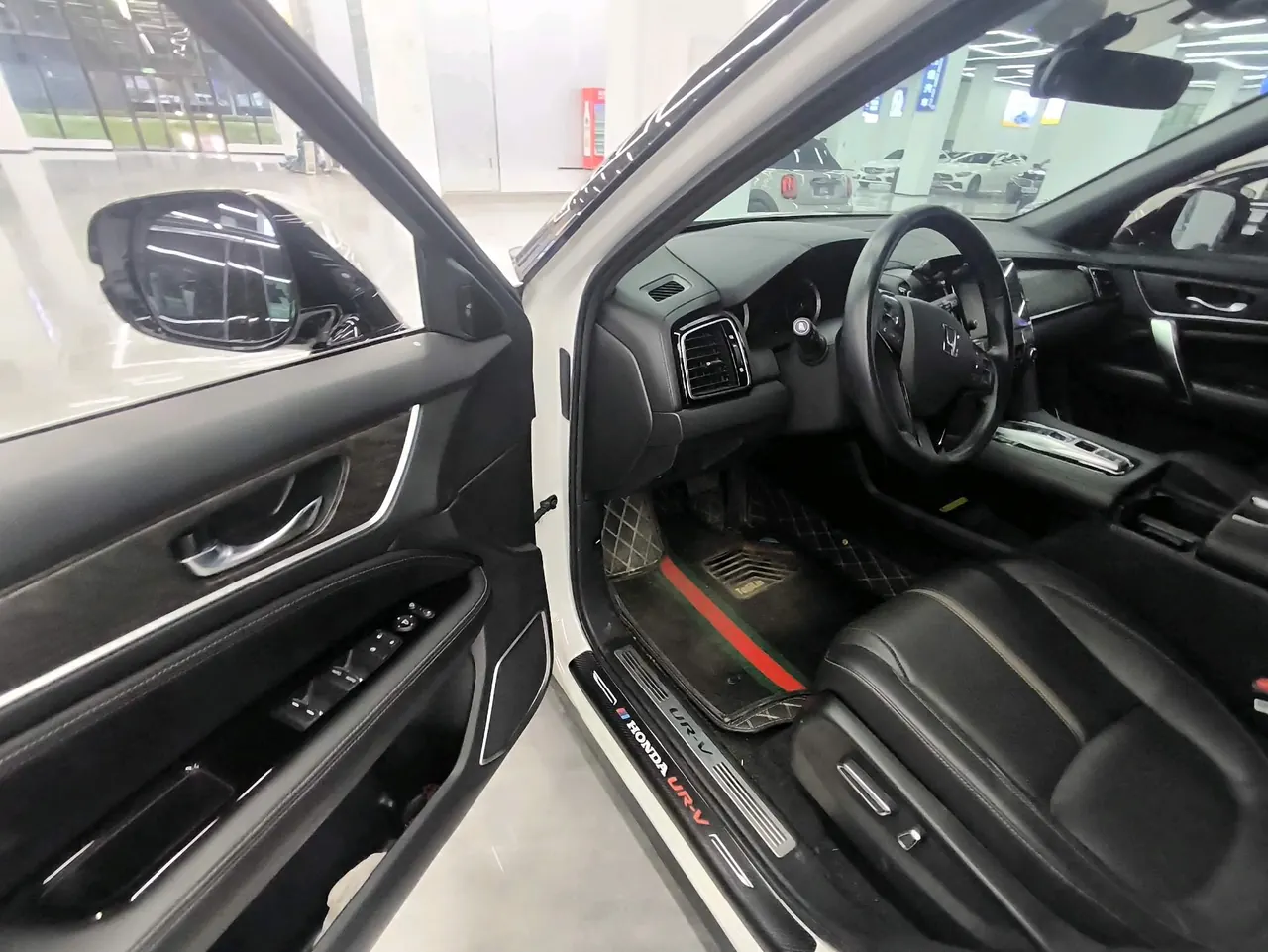 Honda 2020 UR-V 2.0T 370TURBO two-drive elegant version of automatic gear 3