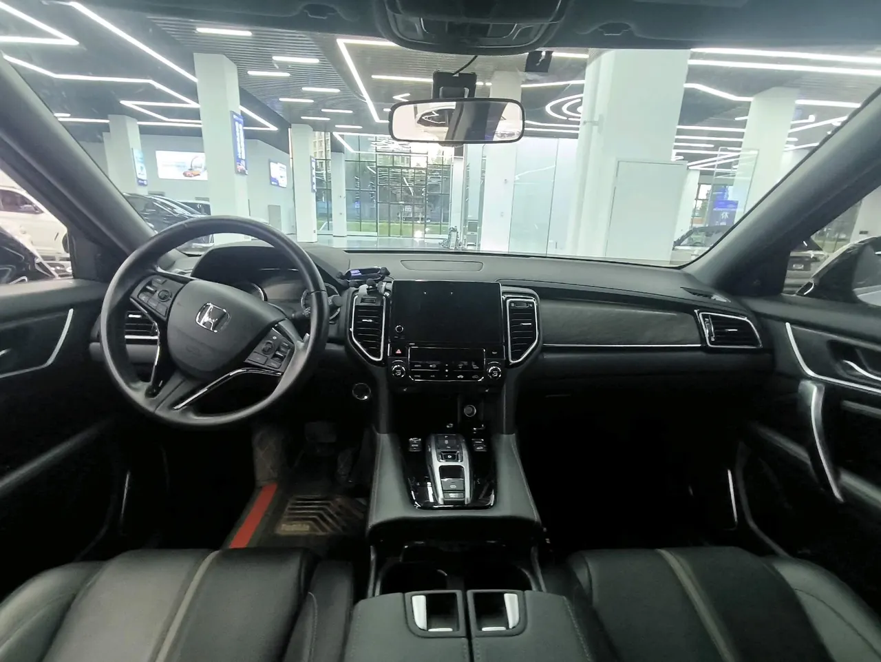 Honda 2020 UR-V 2.0T 370TURBO two-drive elegant version of automatic gear 6