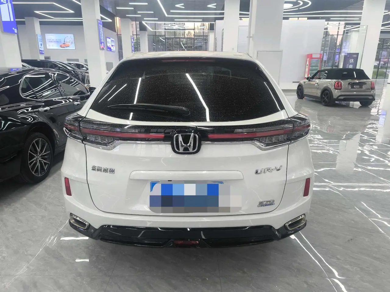 Honda 2020 UR-V 2.0T 370TURBO two-drive elegant version of automatic gear 7