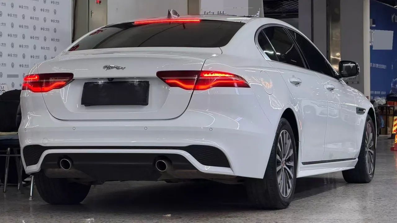 Jaguar 2021 XEL 2.0T 200PS R-DYNAMIC Youth Sports Edition Automatic Gear 3
