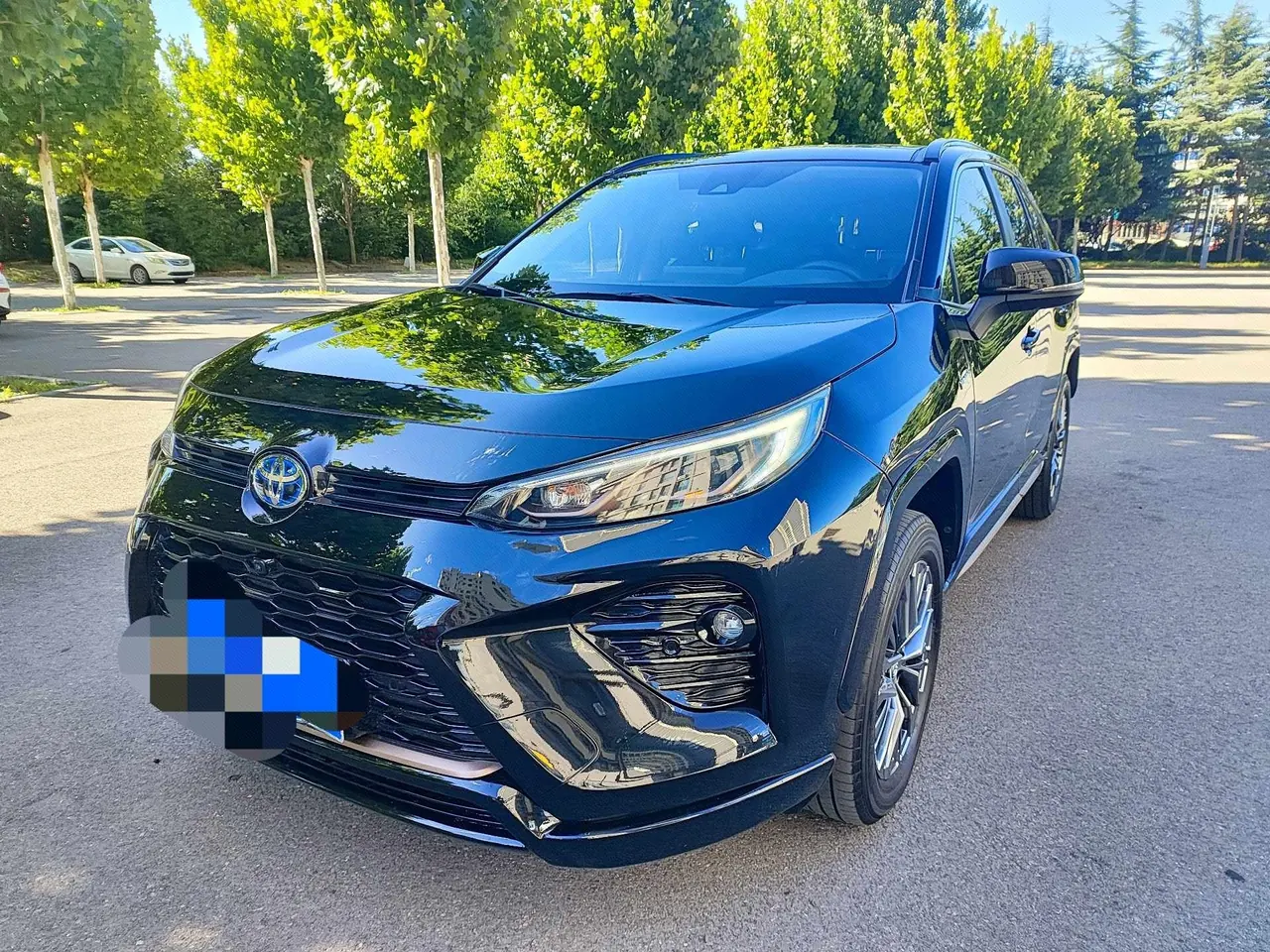 Toyota 2024 Weilanda Dual Engine 2.5 Stepless Two-Drive Luxury PLUS Edition Automatic Gear - View 1