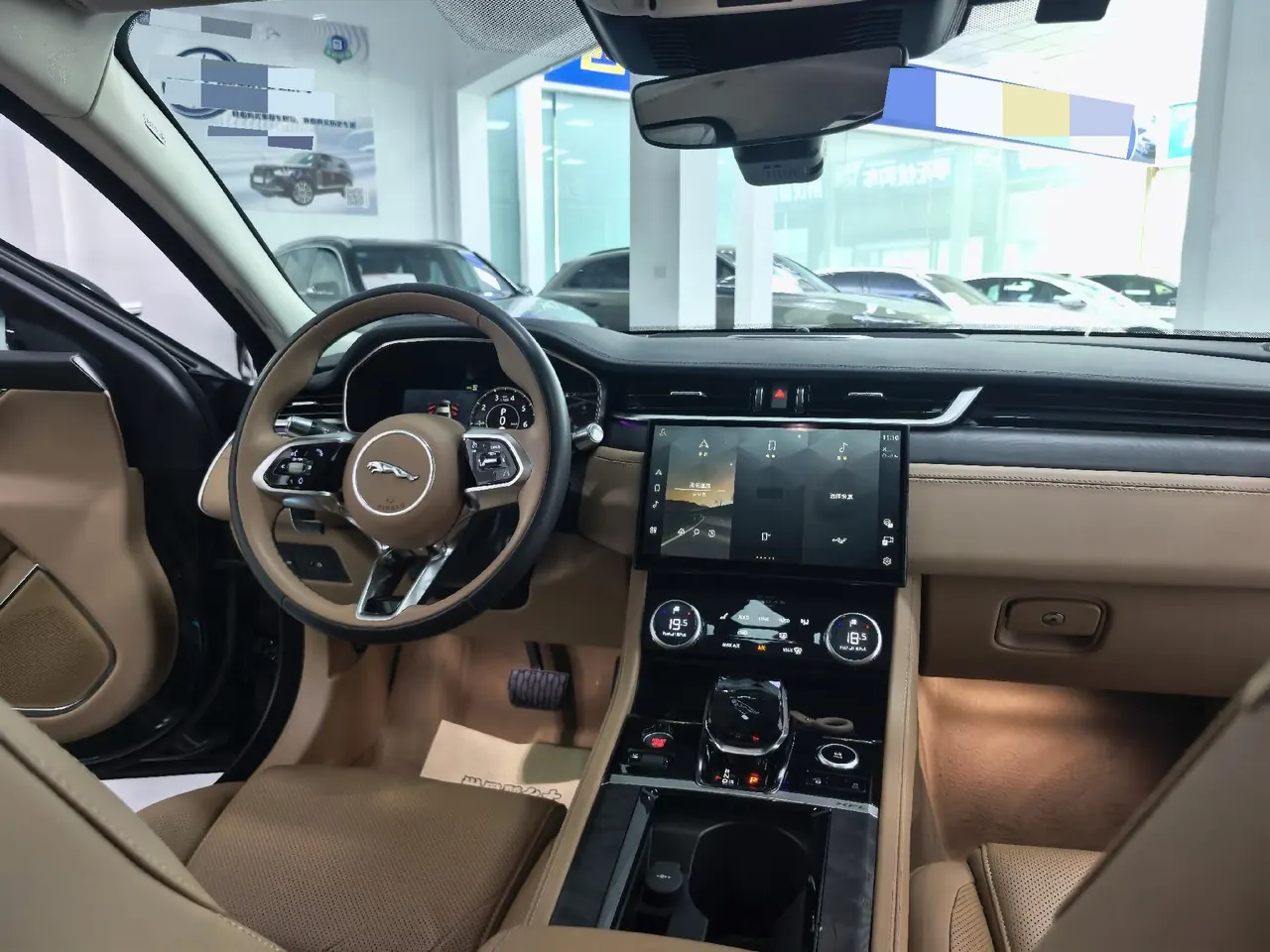Jaguar 2021 XFL 2.0T P 12500.00g Drive Enjoy Deluxe Edition Automatic Gear 5