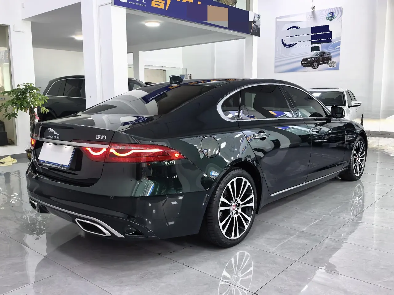 Jaguar 2021 XFL 2.0T P 12500.00g Drive Enjoy Deluxe Edition Automatic Gear 8
