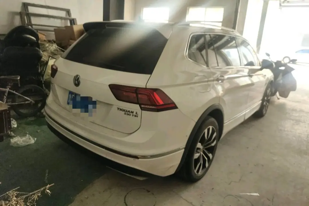 Volkswagen 2020 Tiguan L R-Line 2.0TSI 330TSI Two-Drive Ultimate Automatic Gear 3