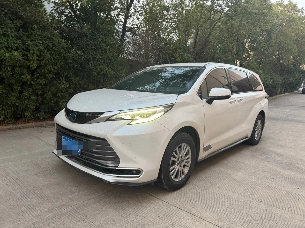 Toyota 2021 Sana 2.5 Stepless Deluxe Edition Automatic Gear - View 1