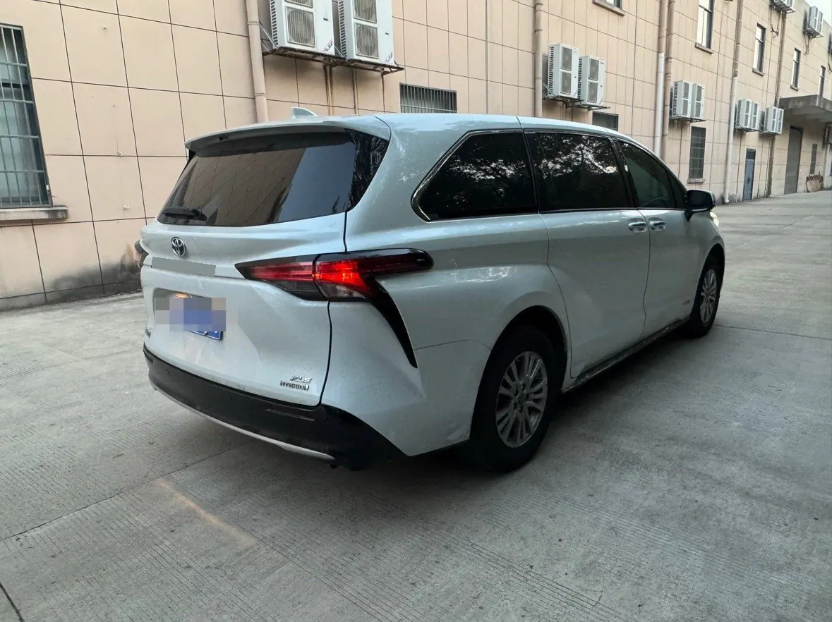 Toyota 2021 Sana 2.5 Stepless Deluxe Edition Automatic Gear 7