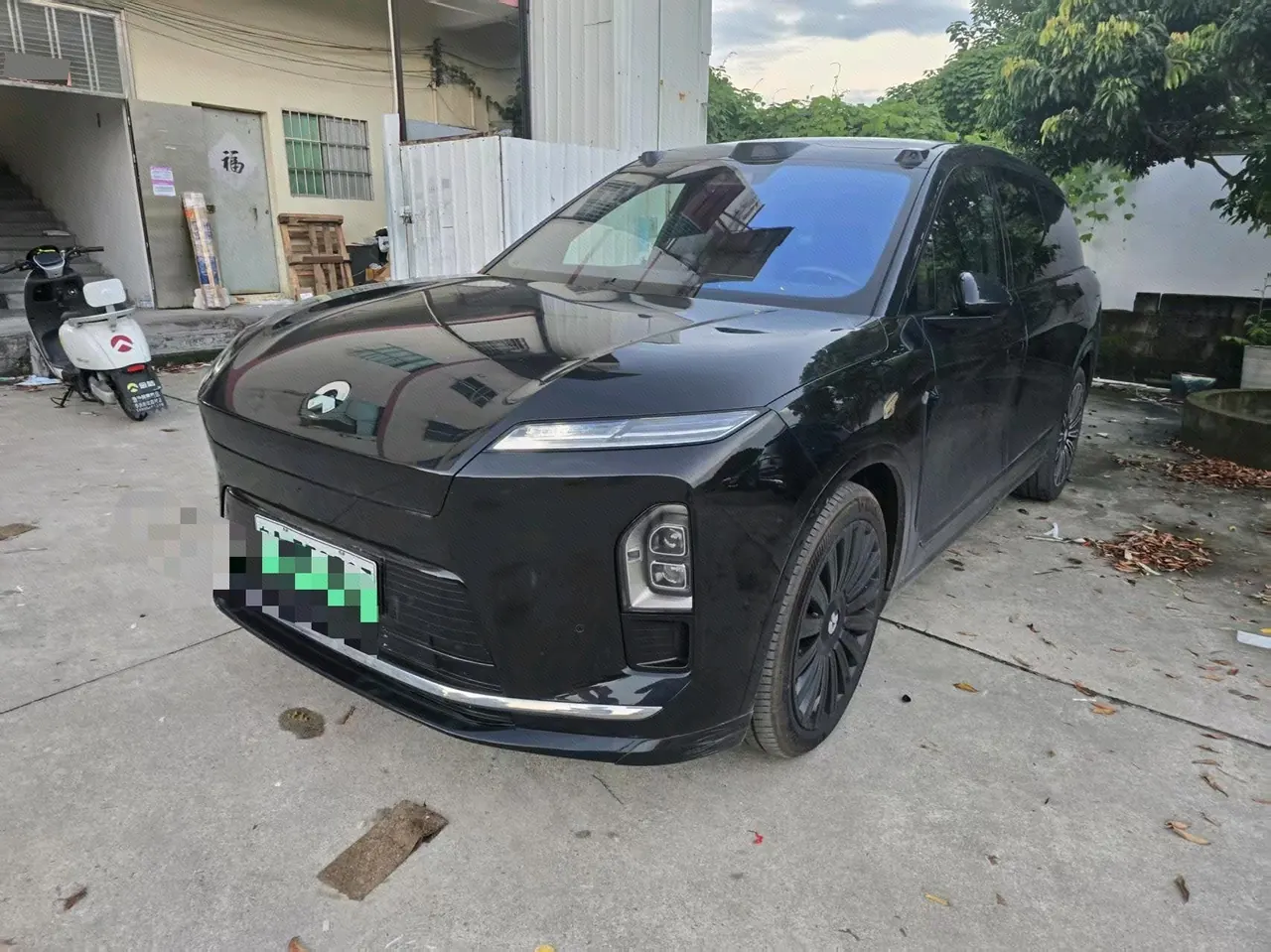 NIO 2026 ES8 6-seat executive deluxe automatic gear - View 1
