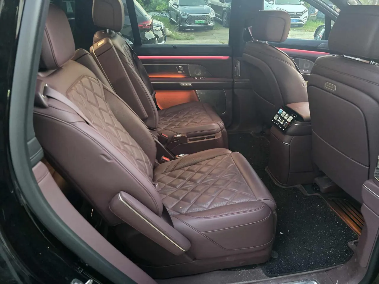 NIO 2026 ES8 6-seat executive deluxe automatic gear 3