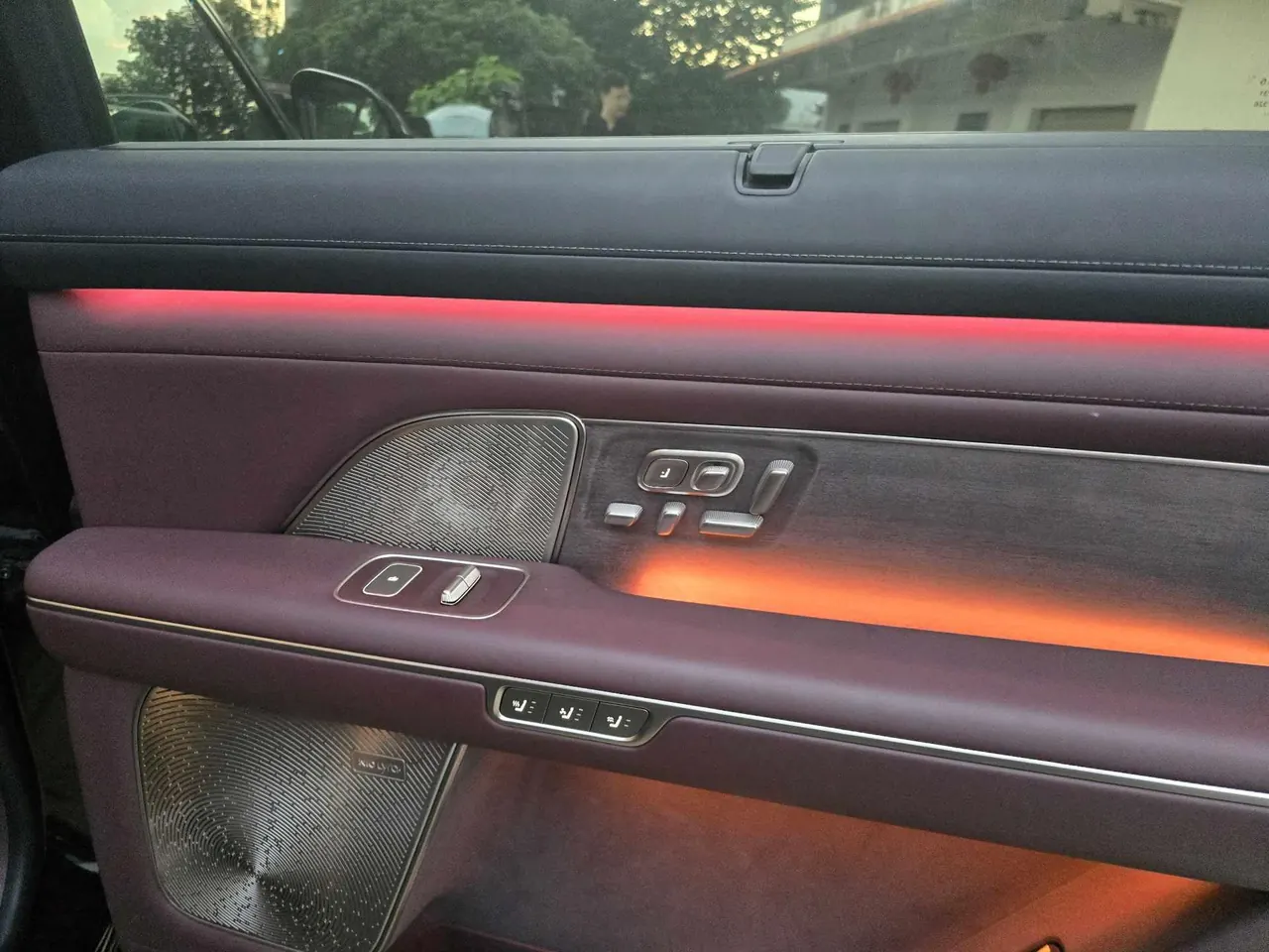 NIO 2026 ES8 6-seat executive deluxe automatic gear 5