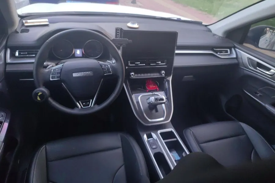 Haval 2021 M6 PLUS 1.5T Luxury Smart Joint Automatic Gear 3