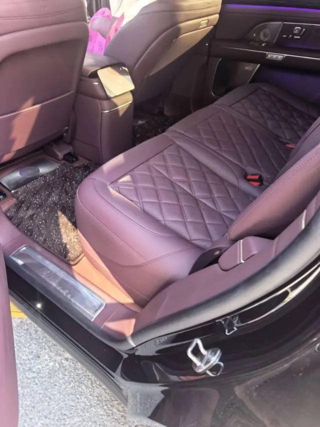NIO 2026 ES8 5-seat Executive Deluxe Automatic Gear 5