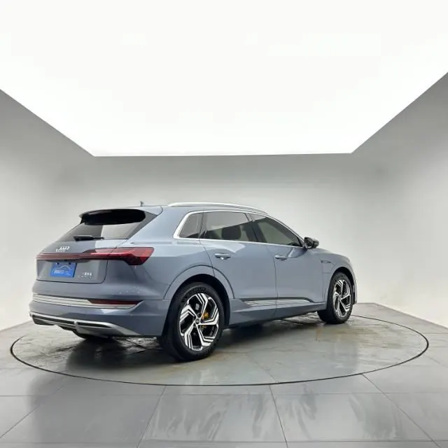 Audi 2021 e-tron 50 Quattro Complete Selection of Automatic Transmission 4