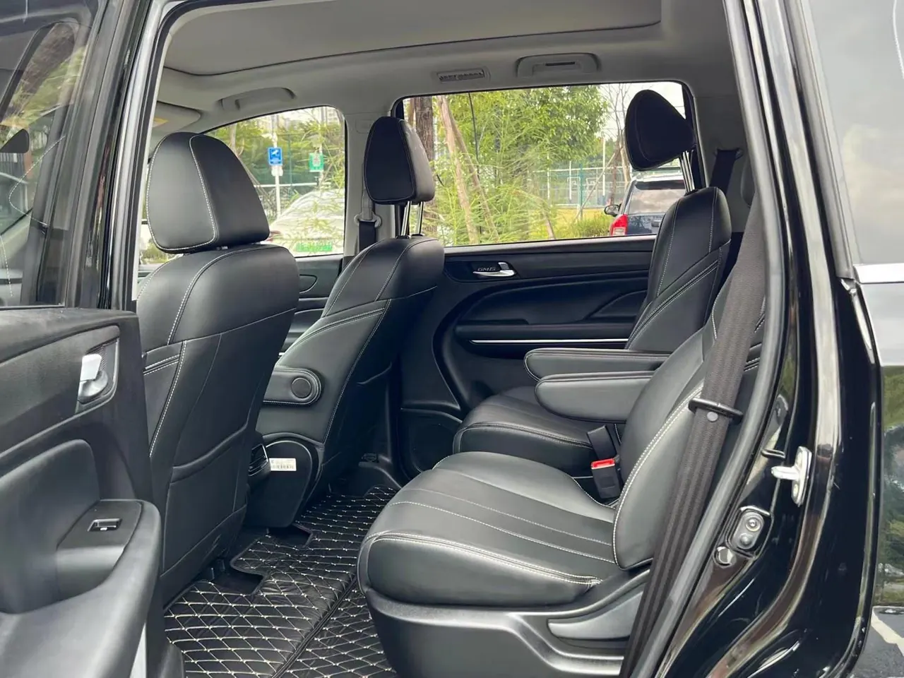 Chuanqi 2021 M6 1.5T 270T Premium Edition 7-seat Automatic Gear 4