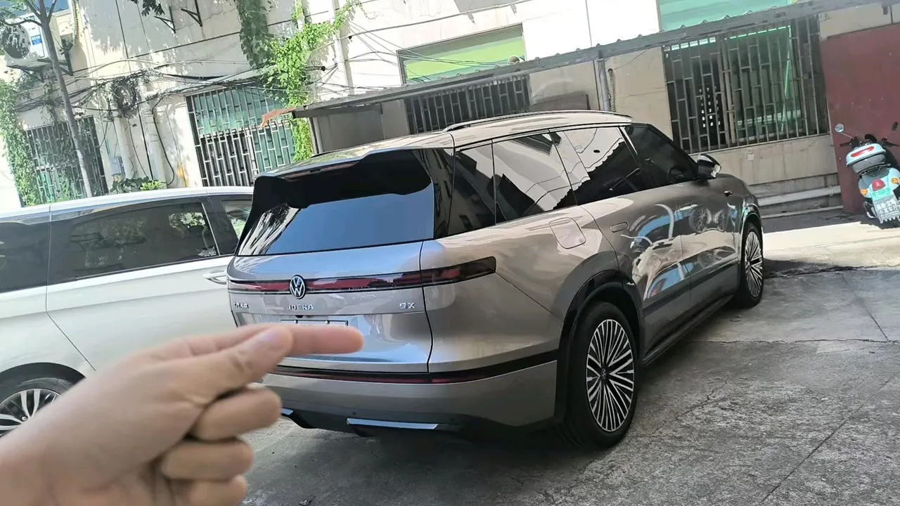 Volkswagen 2026 ID.ERA 9X Max 4-wheel drive automatic gear 3