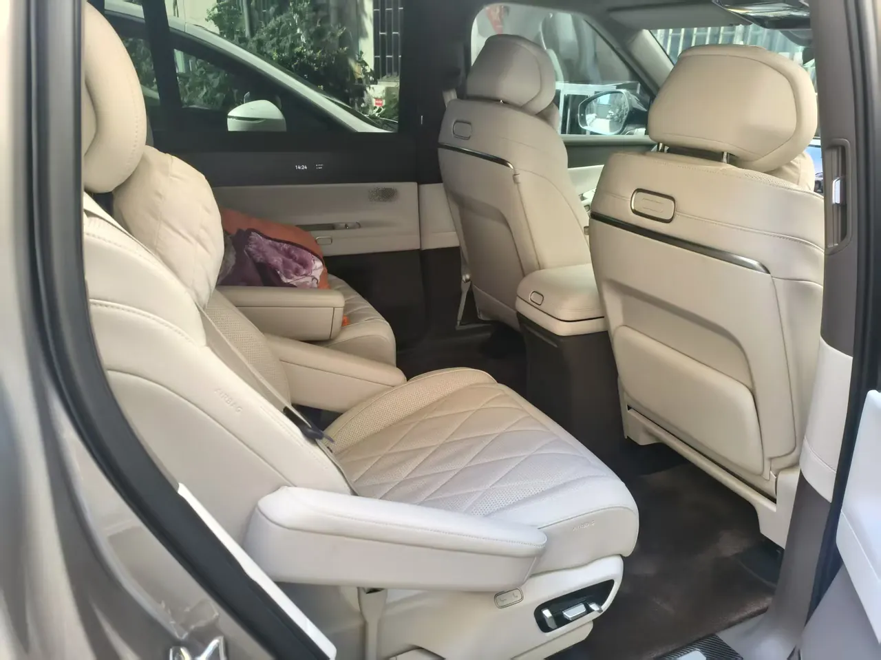 Volkswagen 2026 ID.ERA 9X Max 4-wheel drive automatic gear 5