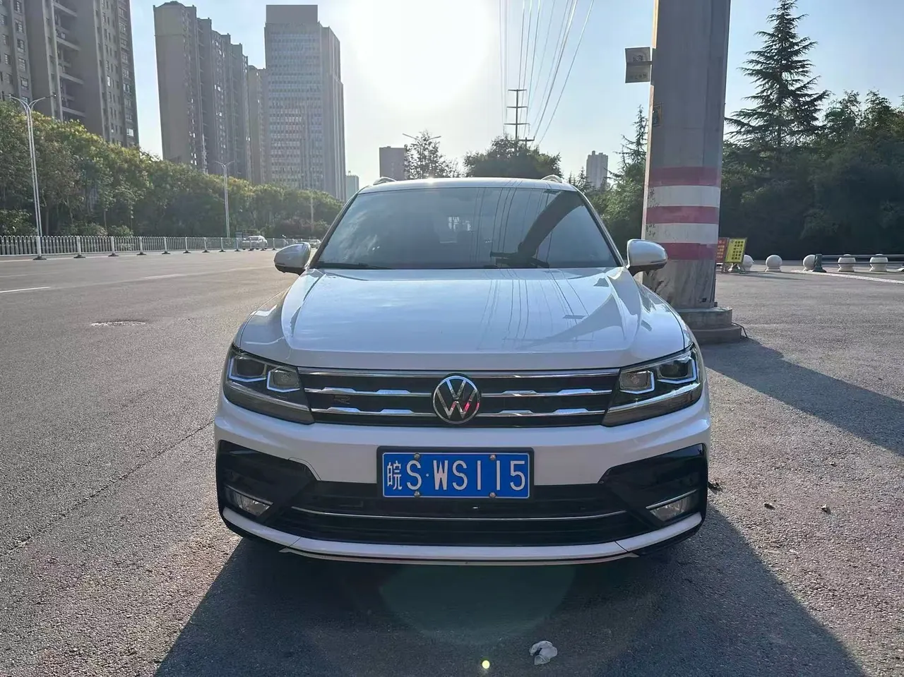 Volkswagen 2021 Tiguan L R-Line 2.0TSI 330TSI Two-Drive Overdrive Automatic Gear 2