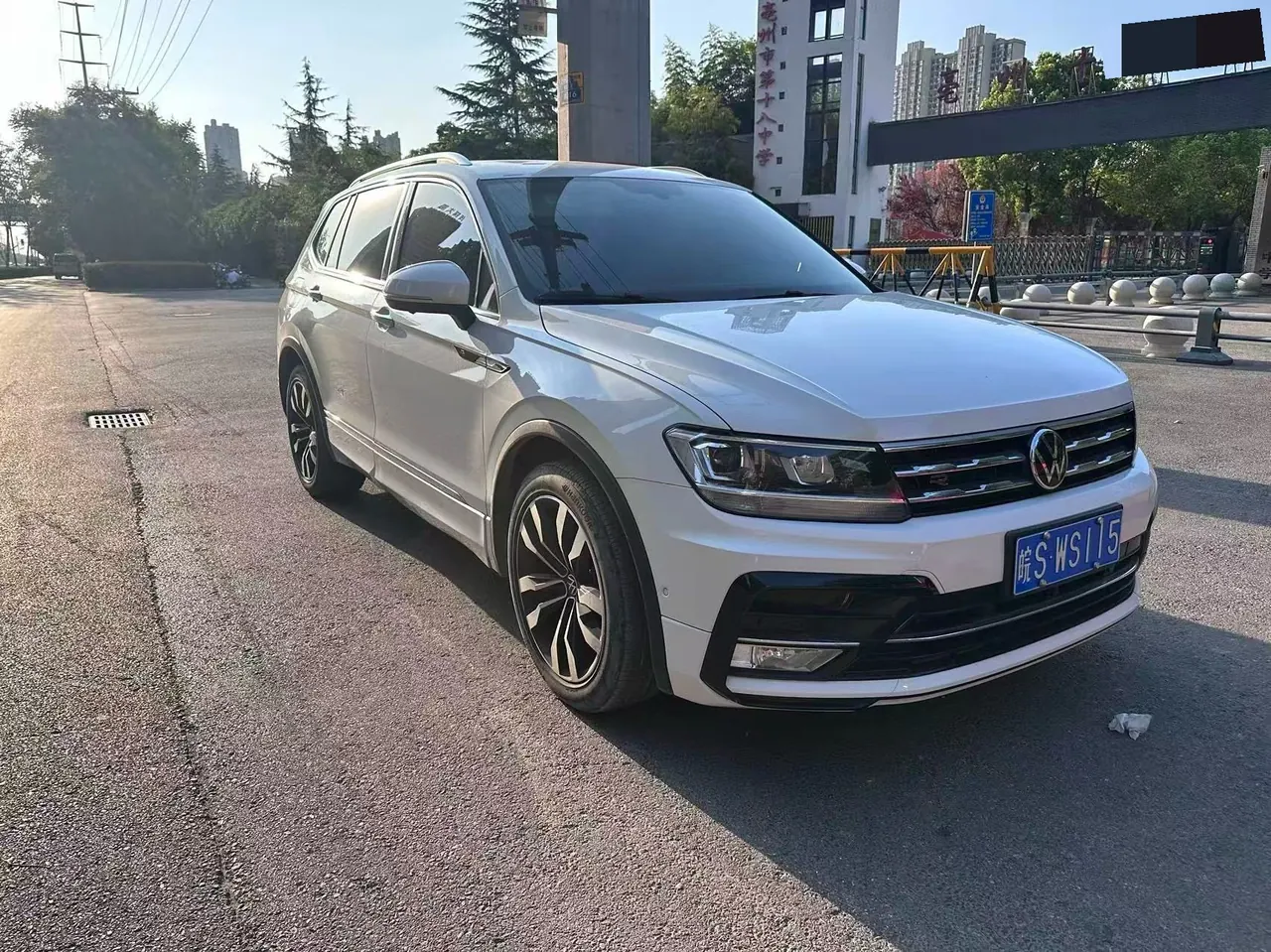Volkswagen 2021 Tiguan L R-Line 2.0TSI 330TSI Two-Drive Overdrive Automatic Gear 3