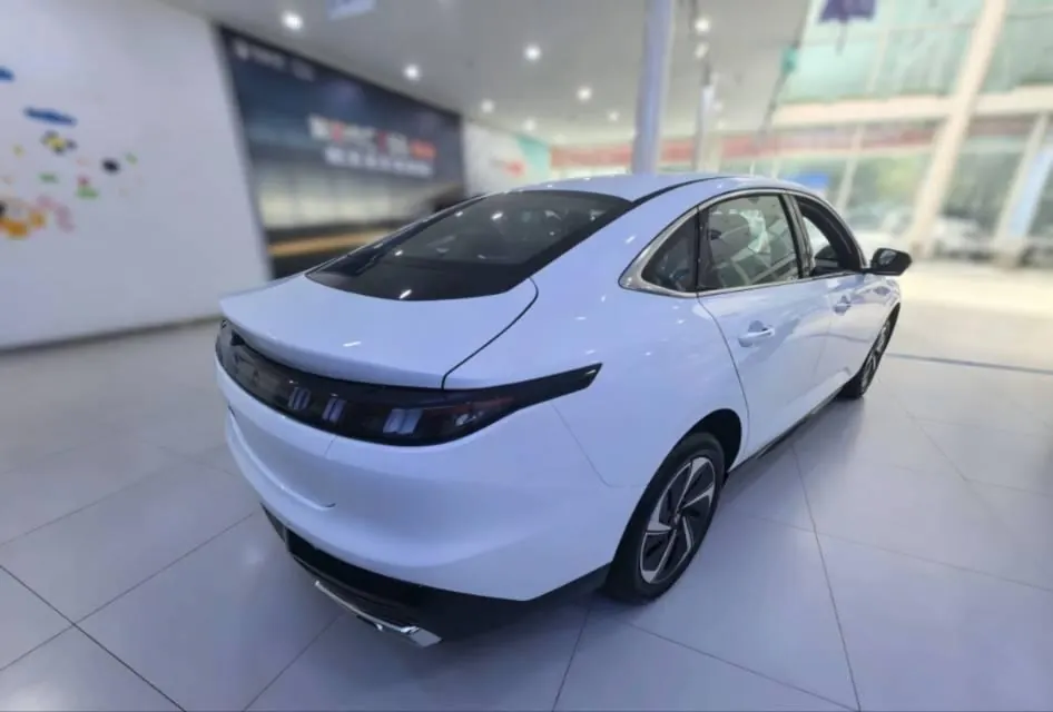 ChangAn 2026 Yidong HEV 1.5 Blue Whale Super Qing Yue Xiang Automatic Gear 6
