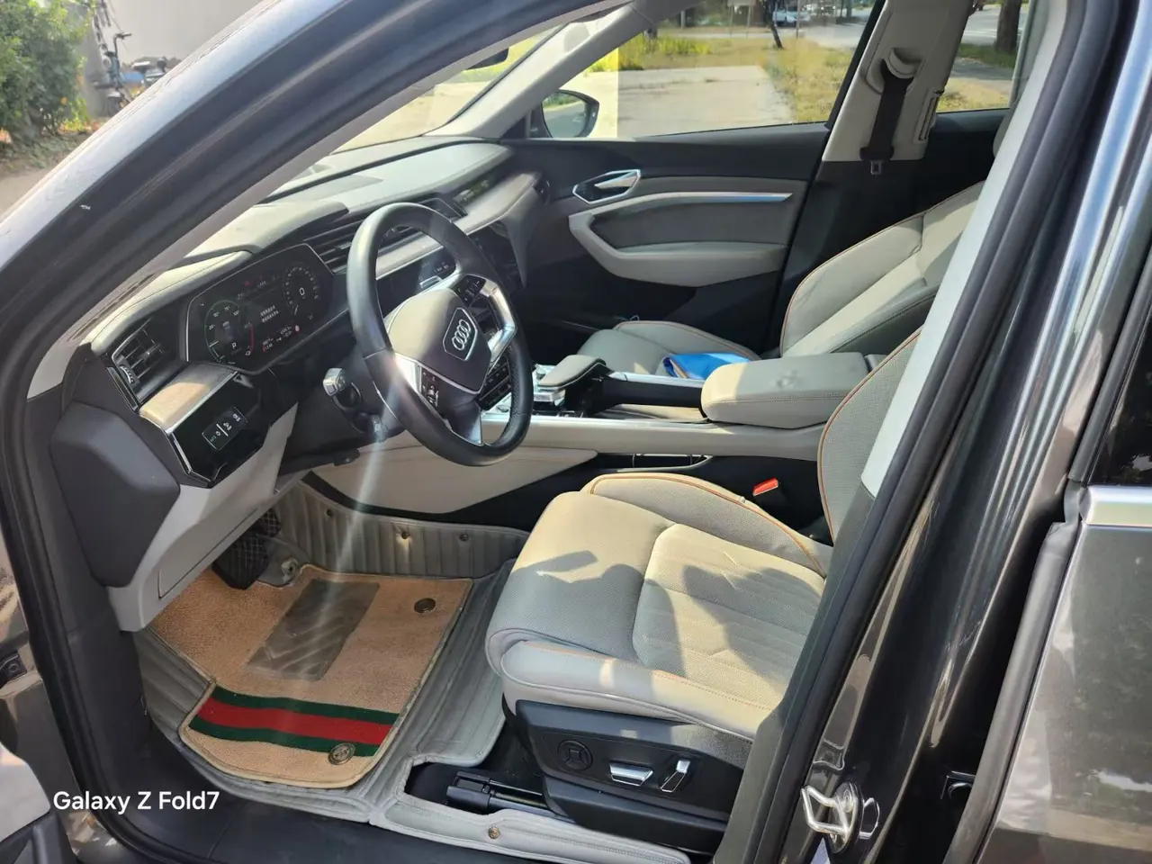 Audi 2021 e-tron Sportback 55 Quattro and automatic gear selection 2