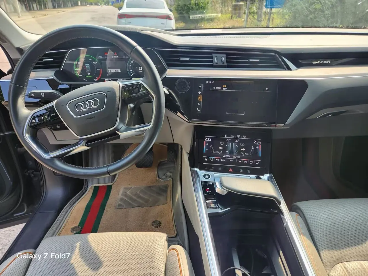 Audi 2021 e-tron Sportback 55 Quattro and automatic gear selection 3