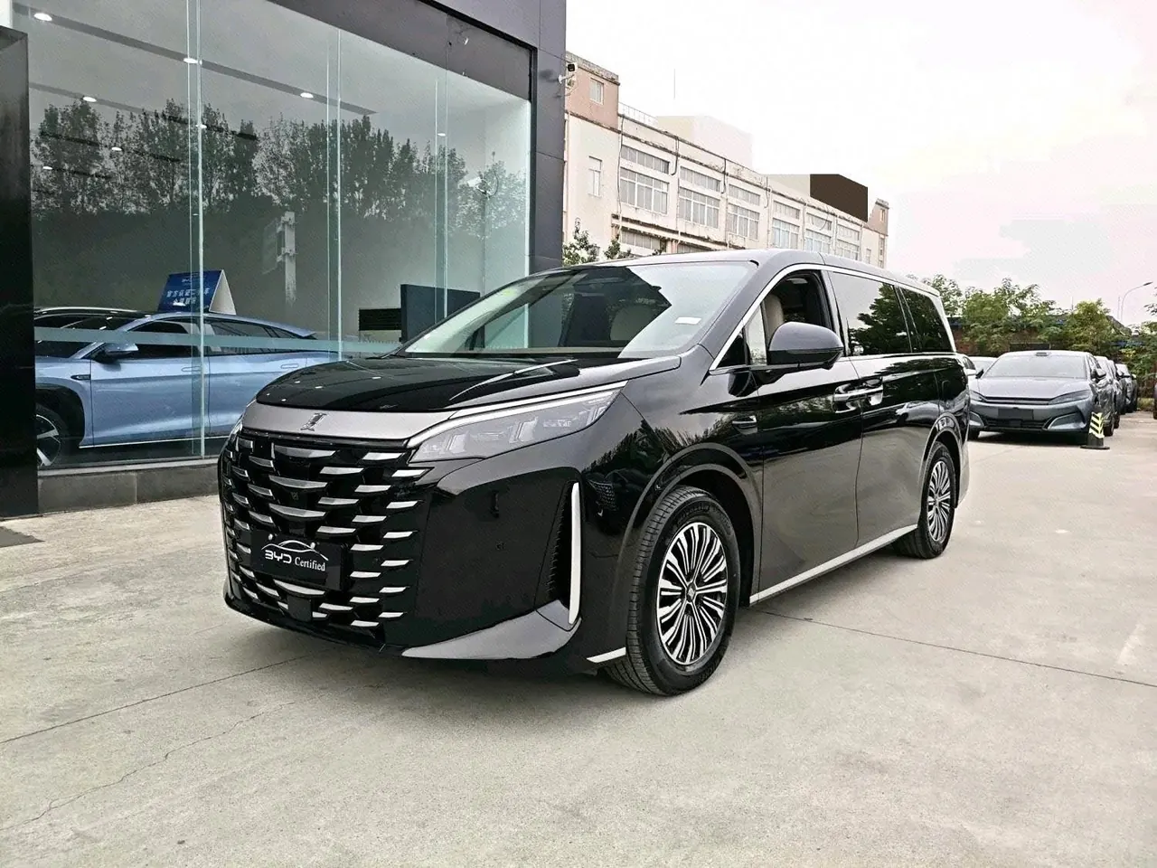 BYD 2025 summer DM-i 1.5T stepless 180km excellent automatic gear - View 1