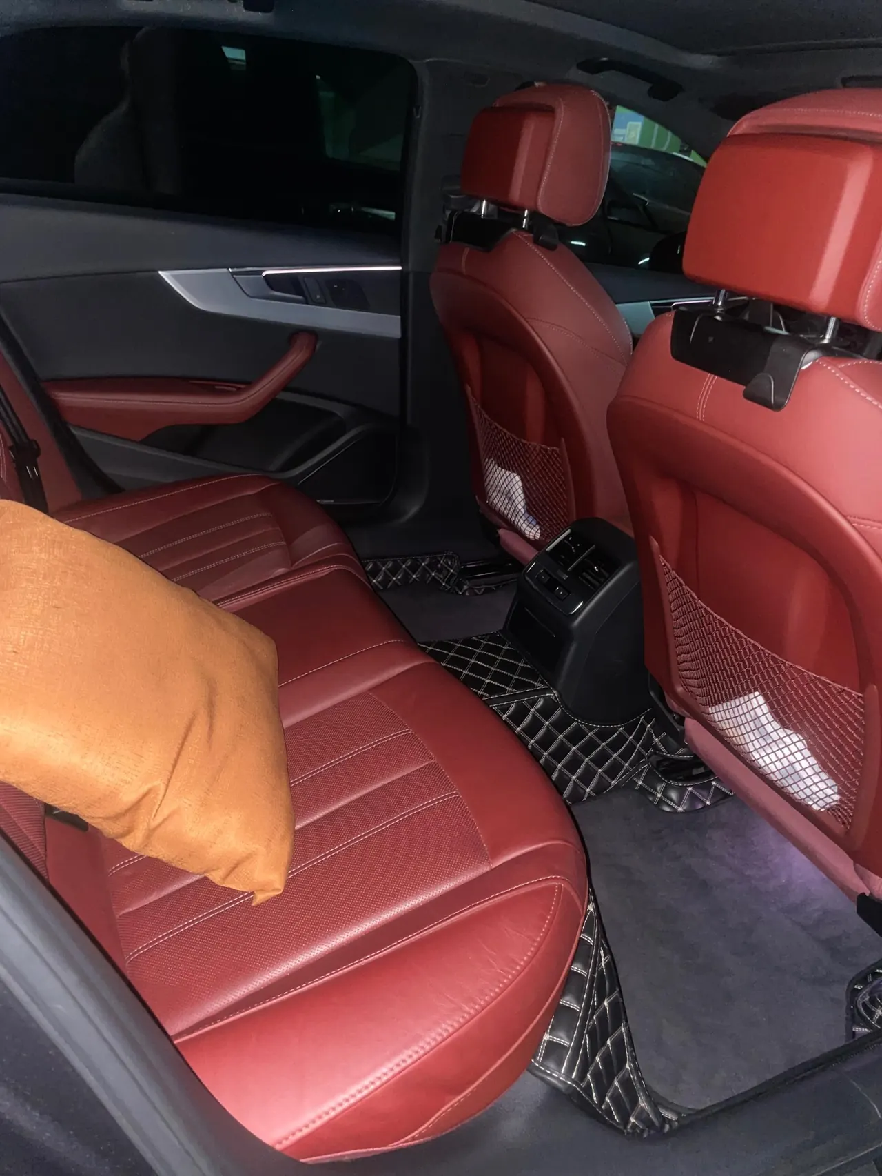 Audi 2021 A4L 2.0TFSI 40TFSI into the life version of the automatic gear 5