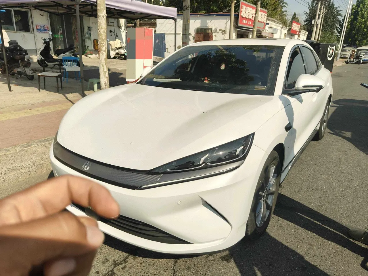 BYD 2025 Qin L EV 470KM Leading Automatic Gear - View 1