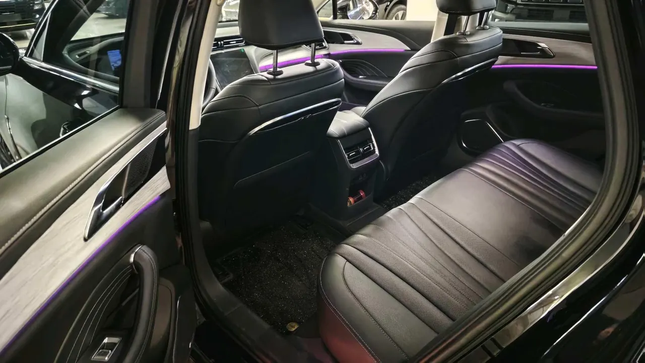 HongQi 2025 H5 2.0T Flag Chang 500000 Commemorative Automatic Gear 4