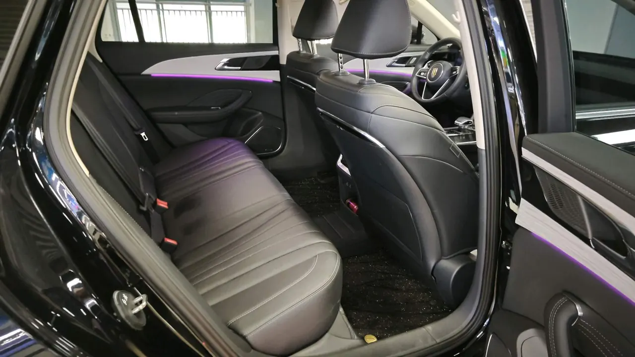 HongQi 2025 H5 2.0T Flag Chang 500000 Commemorative Automatic Gear 5