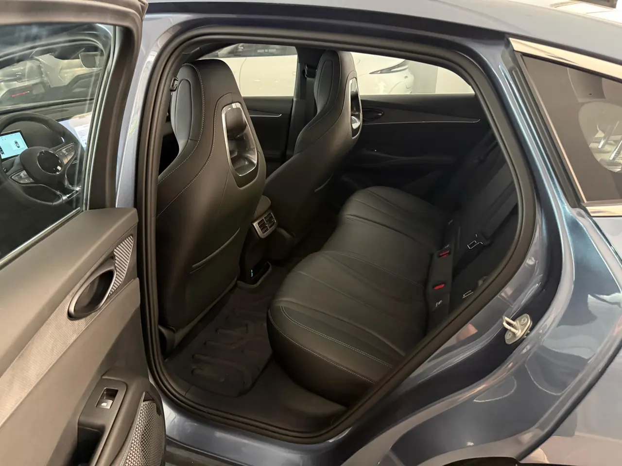 BYD 2025 seals 06 DM-i 1.5 stepless smart driving version 120KM exclusive automatic gear 5