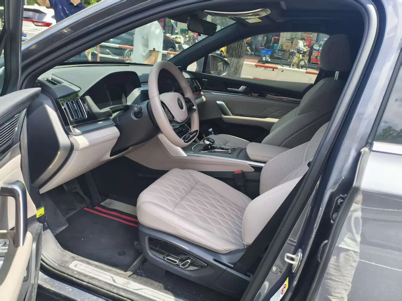 BYD Tang New Energy 2025 Tang DM-i 1.5T Stepless 115KM Honorable Automatic Gear 6