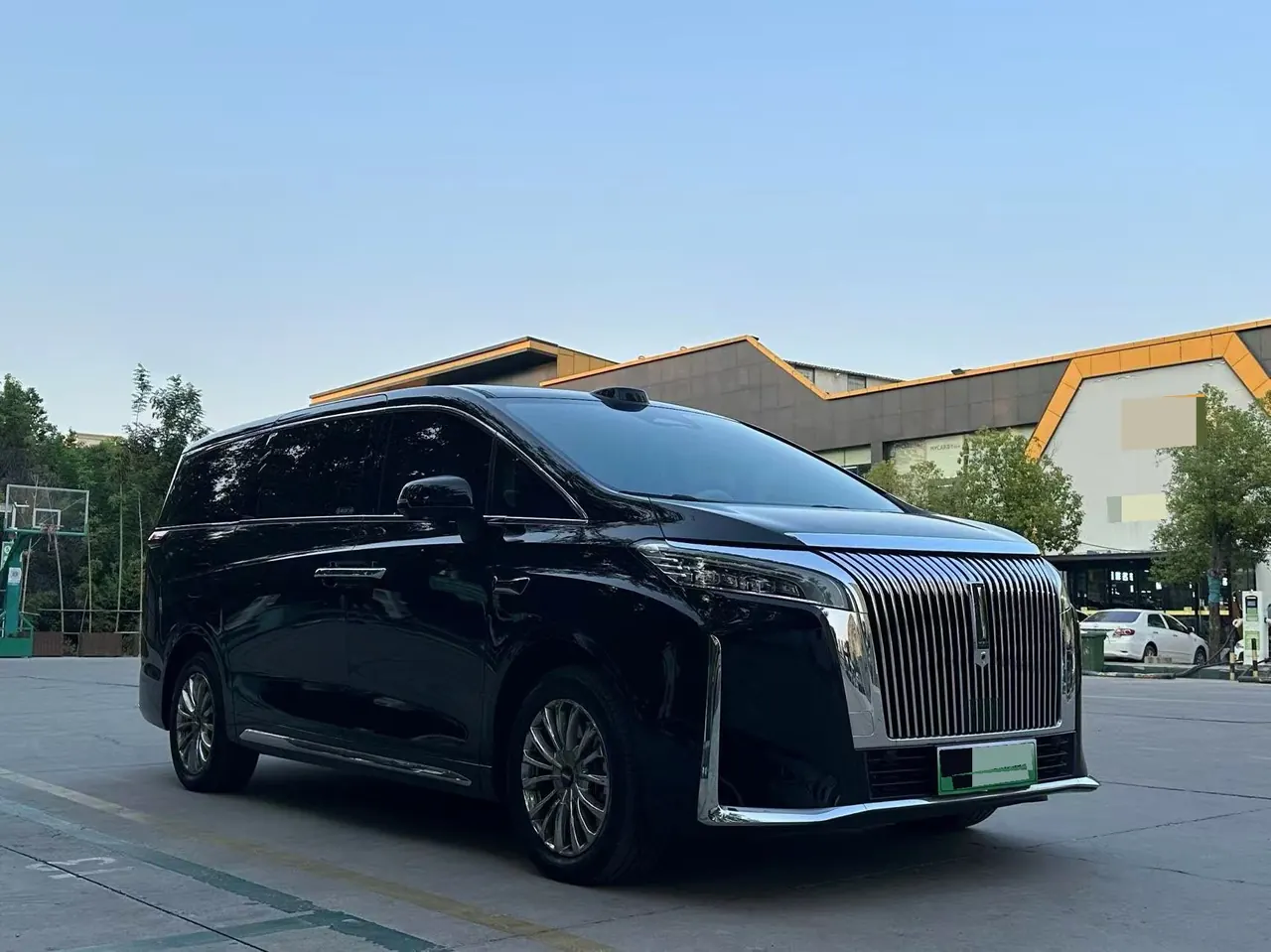 WEY 2025 VV7 Hi4 1.5T Four-Wheel-Drive Automatic Model - View 1