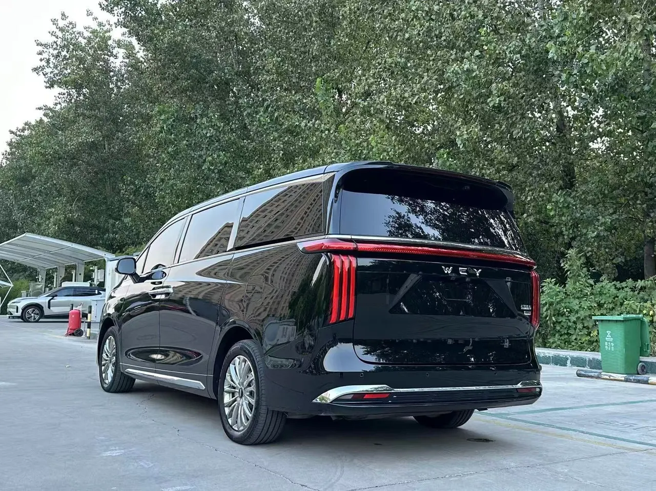 WEY 2025 VV7 Hi4 1.5T Four-Wheel-Drive Automatic Model 5