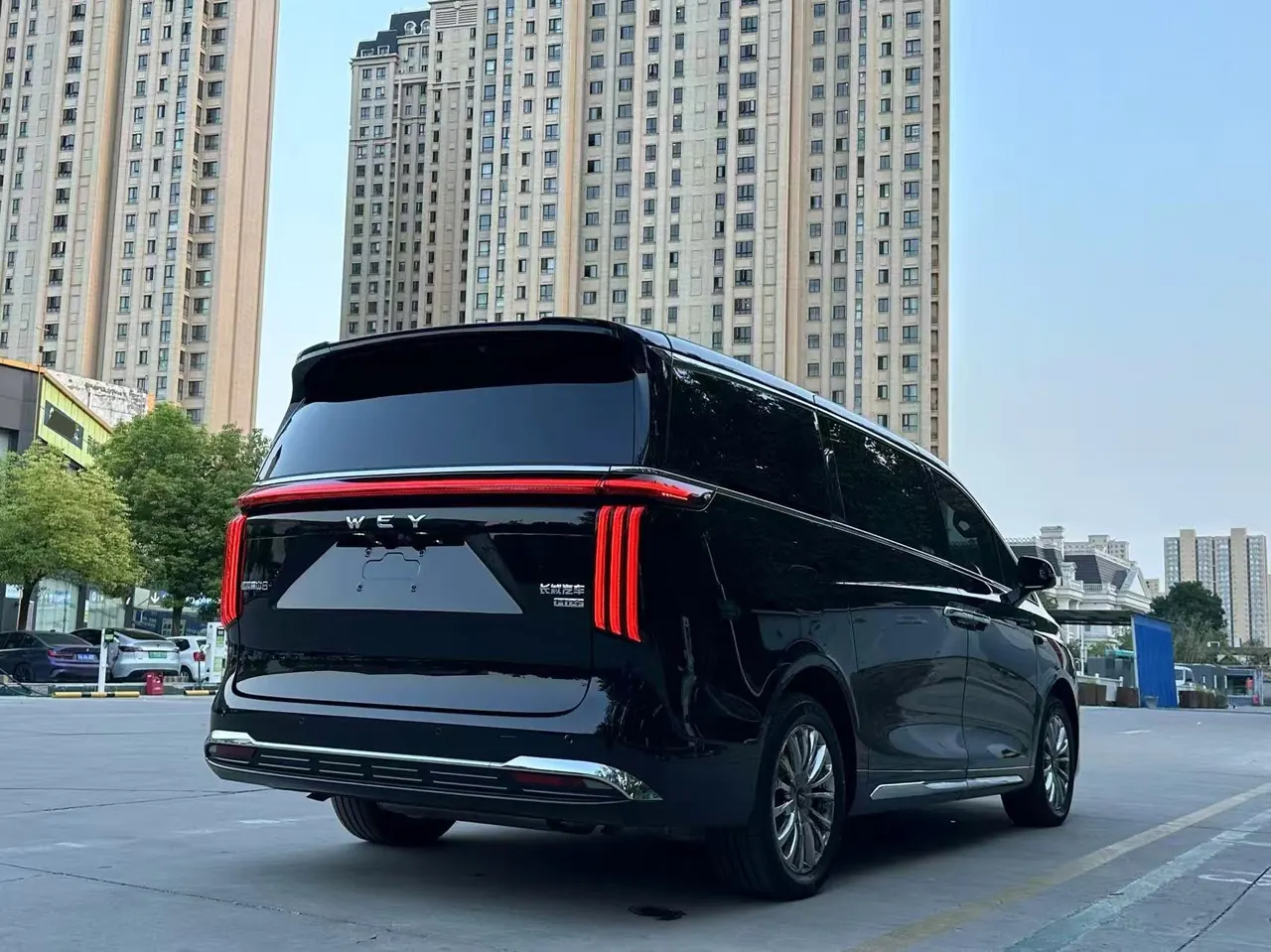 WEY 2025 VV7 Hi4 1.5T Four-Wheel-Drive Automatic Model 7