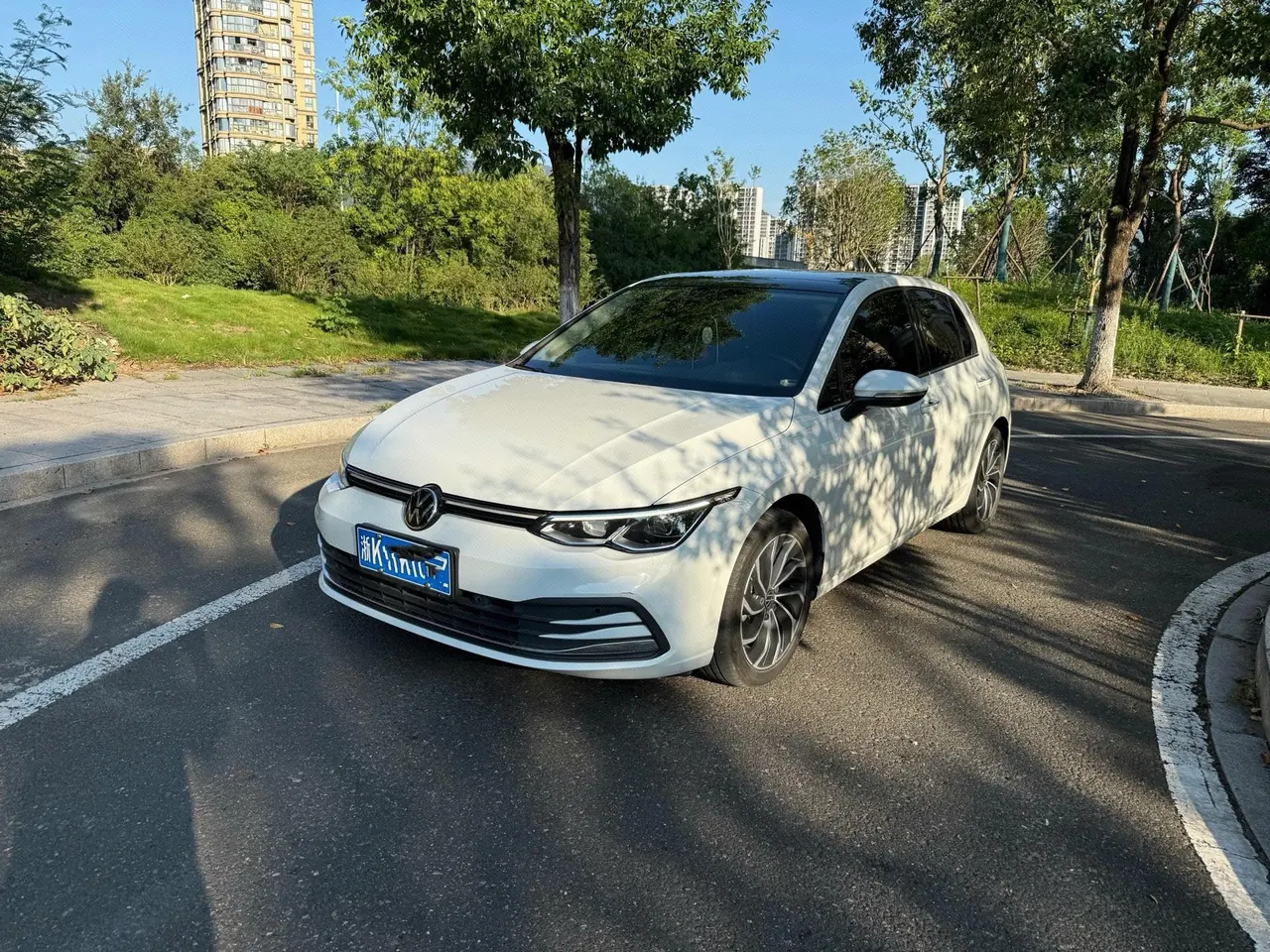 Volkswagen 2021 Golf 8 PRO 1.4TSI 280TSI Automatic - View 1