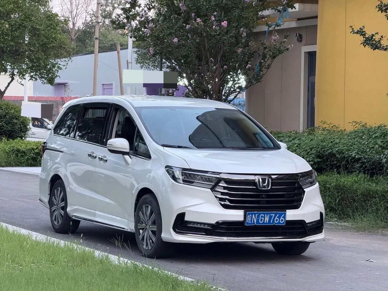 Honda 2024 Odyssey Hybrid 2.0 Stepless Sharp and Pleasant Edition Automatic Gear 2