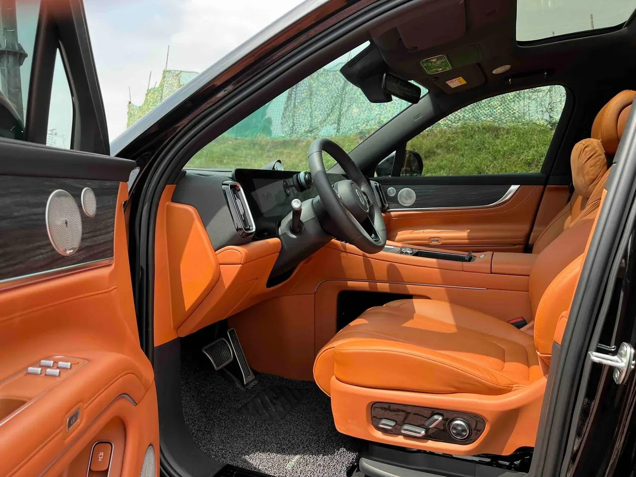 AITO 2025 AITO M9 extended range Ultra version 52kWh5 seat version automatic gear 4