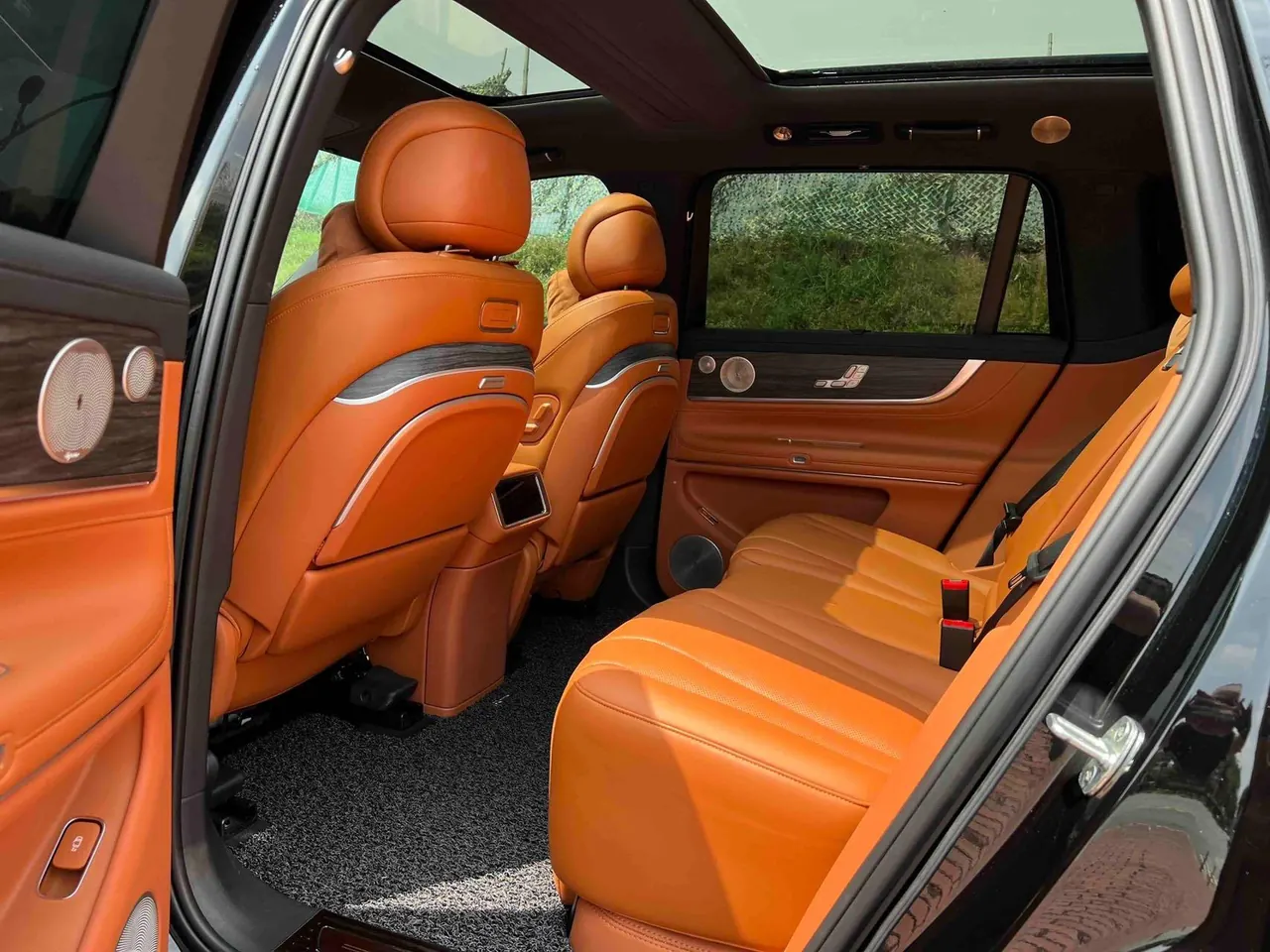 AITO 2025 AITO M9 extended range Ultra version 52kWh5 seat version automatic gear 6