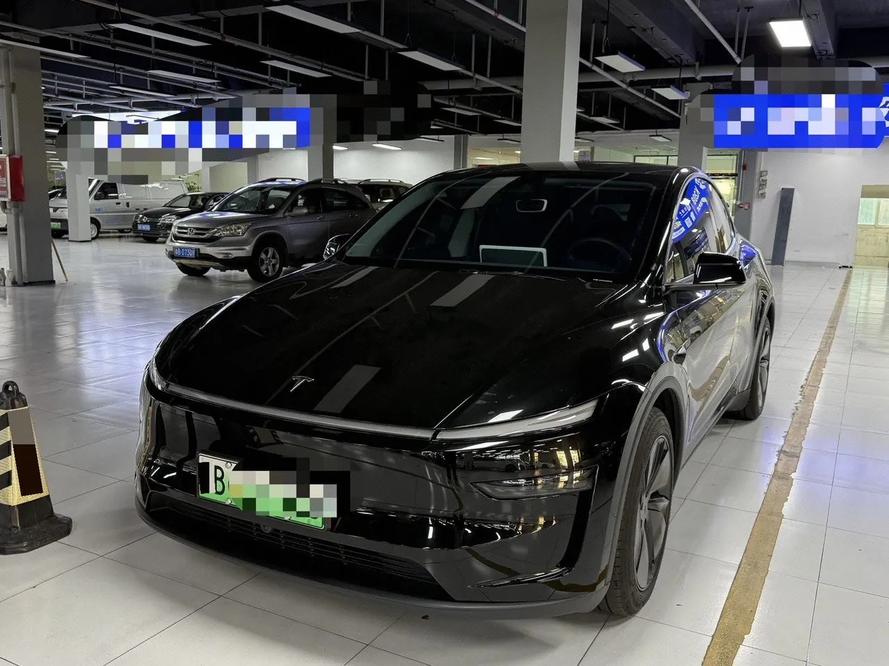Tesla 2025 Model Y rear-wheel drive version automatic transmission - View 1