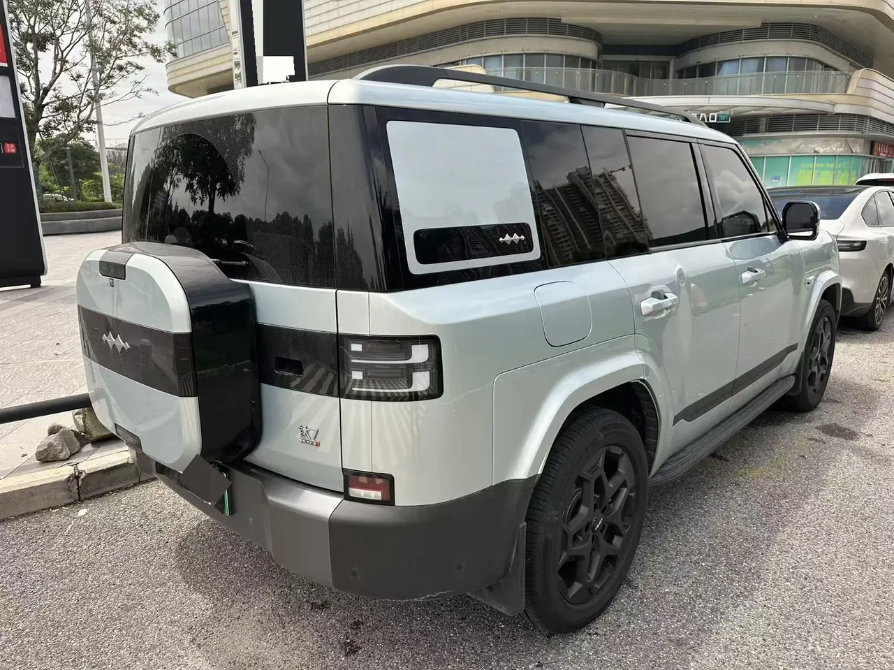 FangChengBao 2025 titanium 7 1.5T stepless 190KM four-wheel drive Ultra version of automatic gear 2
