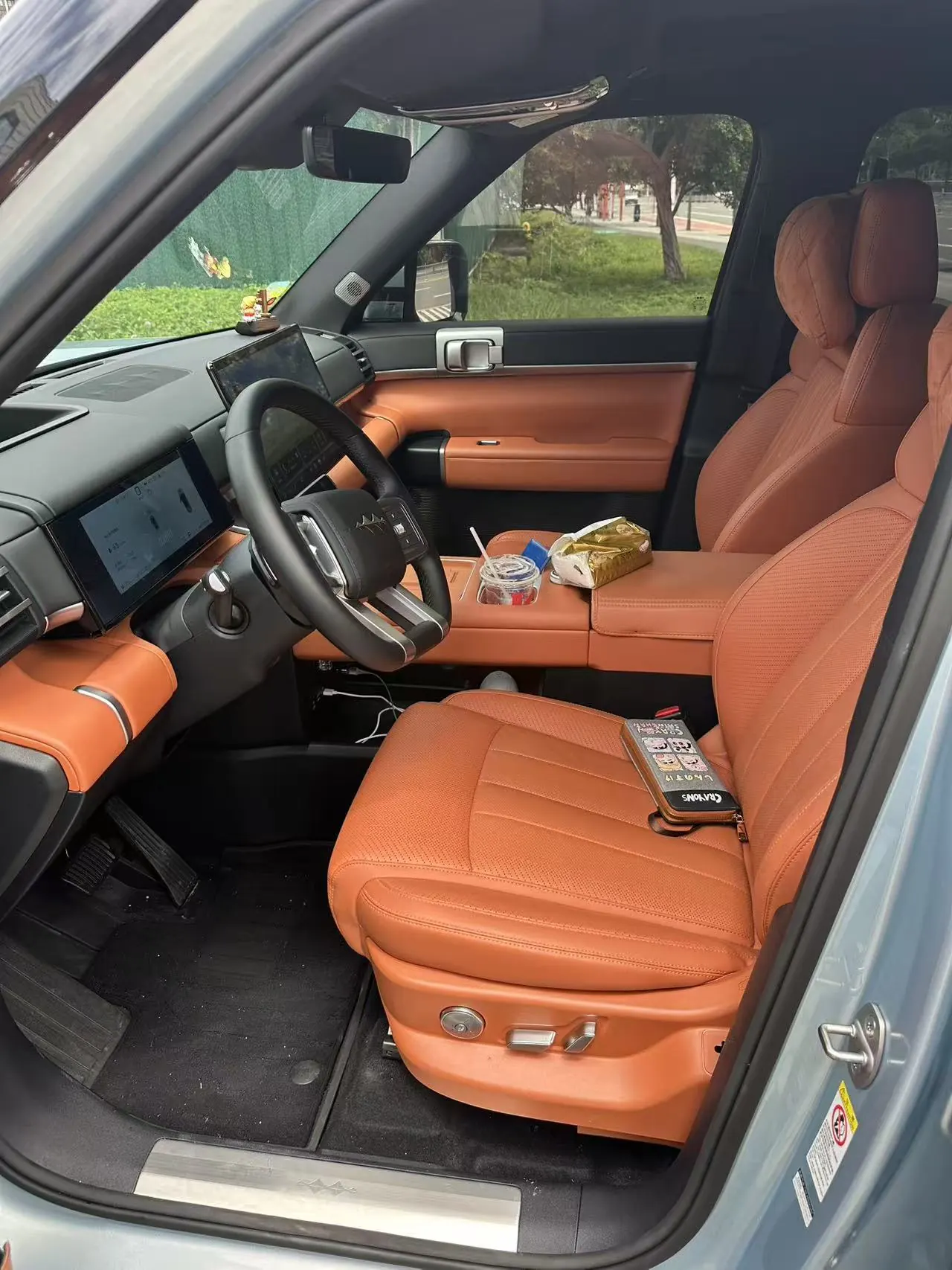 FangChengBao 2025 titanium 7 1.5T stepless 190KM four-wheel drive Ultra version of automatic gear 3