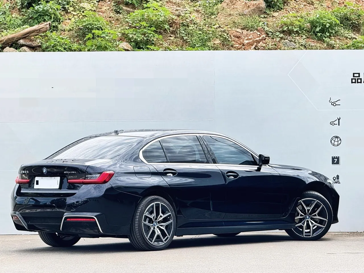 BMW 2024 i3 eDrive 35 L automatic gear 6