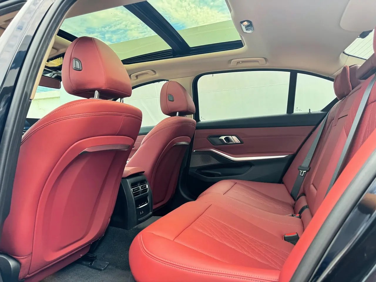 BMW 2024 i3 eDrive 35 L automatic gear 8