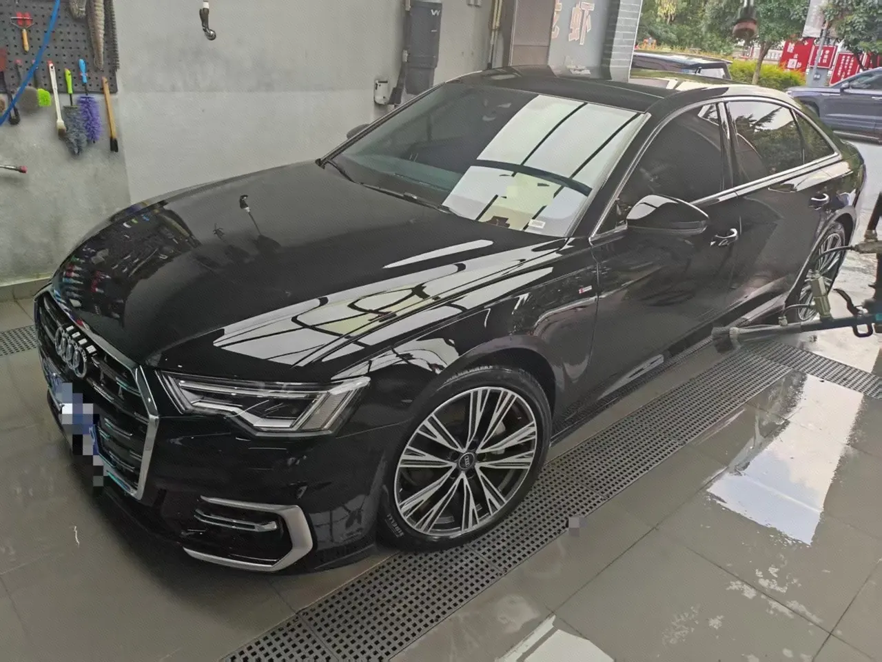 Audi 2025 A6L 2.0TFSI 45TFSI Selected Dynamic (Modified) Automatic Gear - View 1