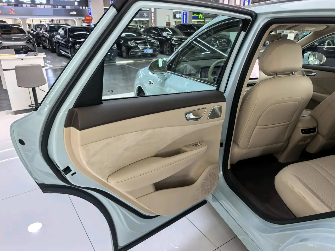 Shangjie 2025 H5 Range-Extended Max Automatic Transmission 9
