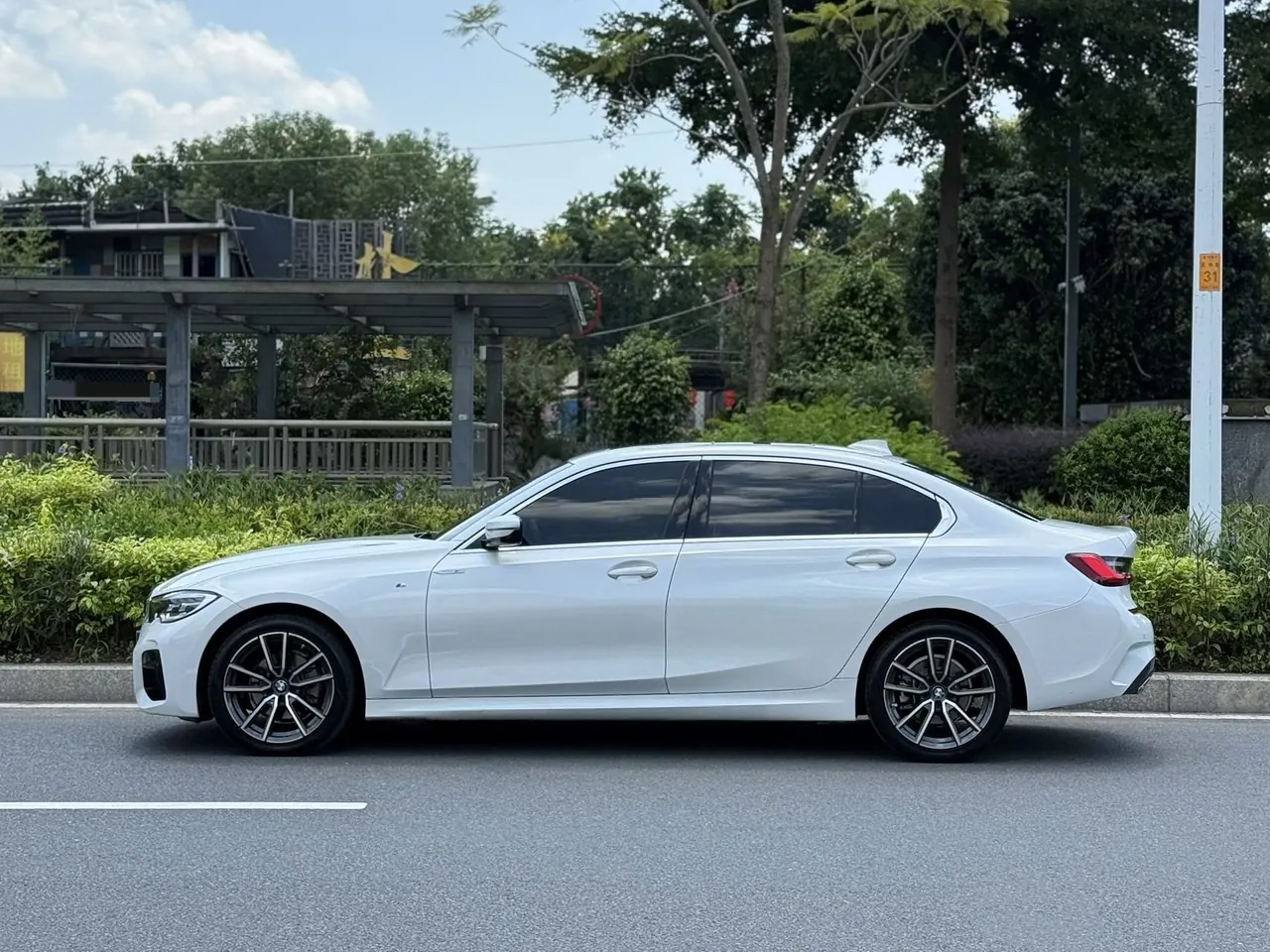 BMW 3 Series 2022 320Li 2.0T M Sports Suit (Modified) Automatic Gear 3