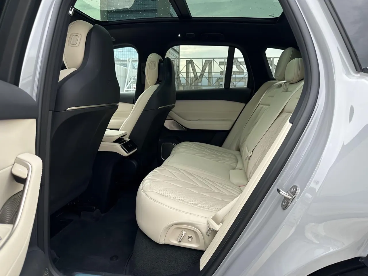 NIO 2025 ES6 75kWh automatic gear 5