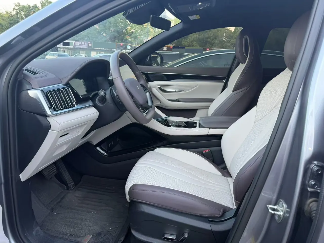 BYD Song PLUS New Energy 2025 Song PLUS DM-i 1.5 Stepless Smart Driving Edition 112KM Honorable Automatic Gear 4