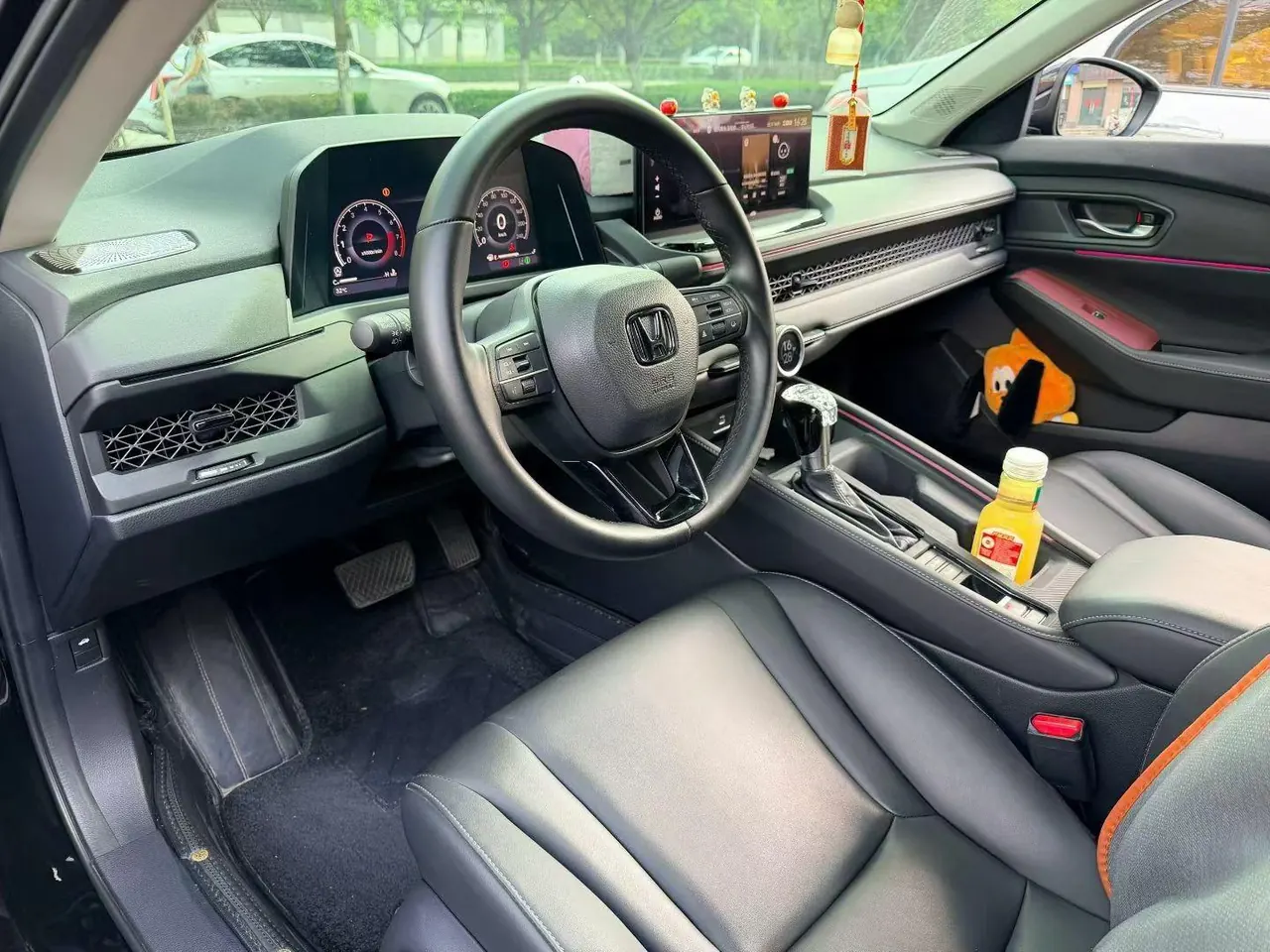 Honda 2025 11th Generation Accord 1.5T Stepless 260TURBO Deluxe Automatic Gear 3